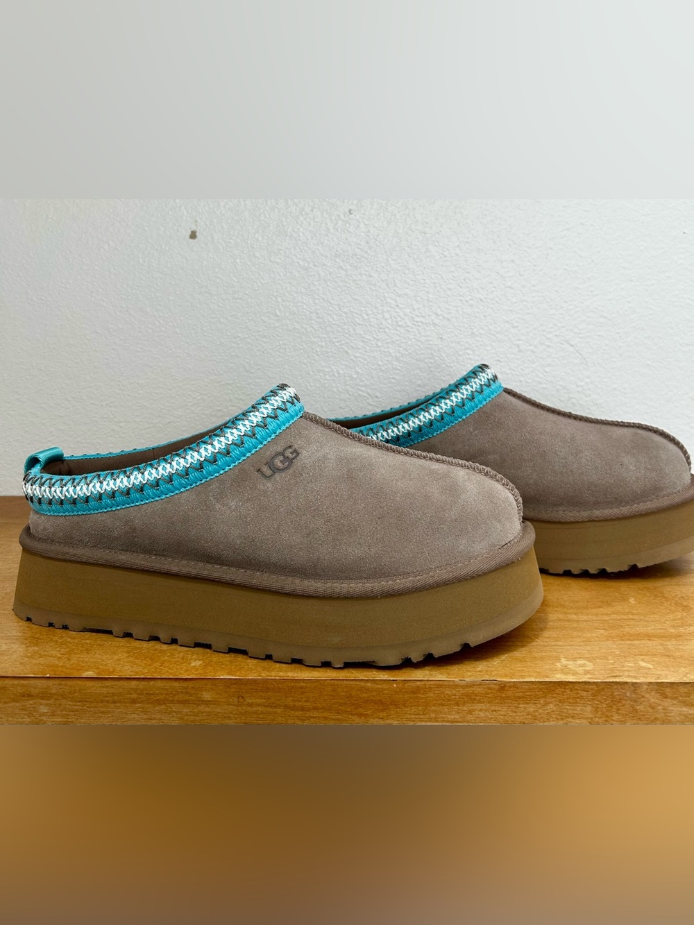 Ugg Tazz II Shearling Slipper Blue Braid Trim 10